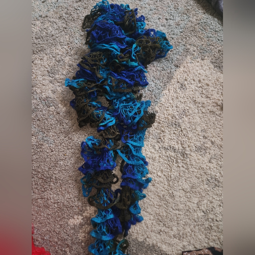 Knit scarf - Picture 2 of 4